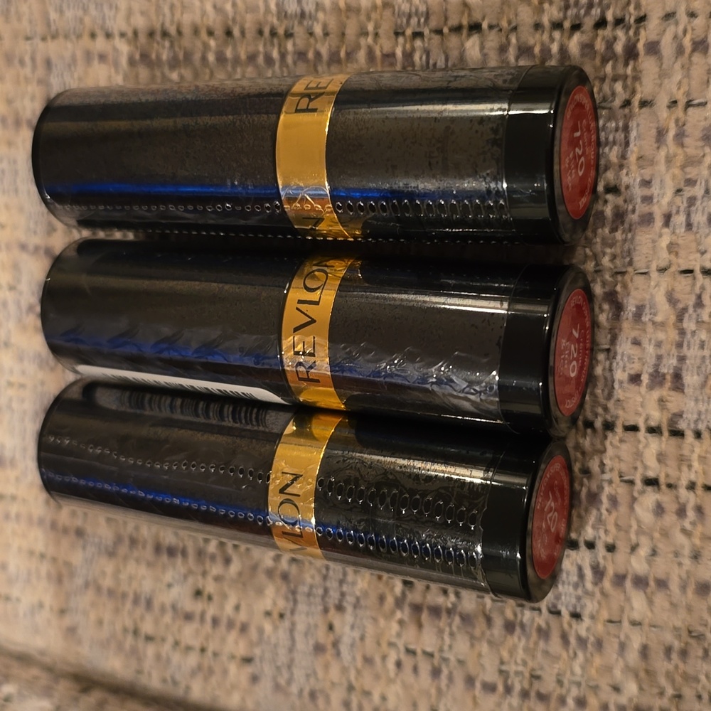 REVLON BRAND WOMEN'S SUPER LUSTROUS LIPSTICK BUNDLE OF 3